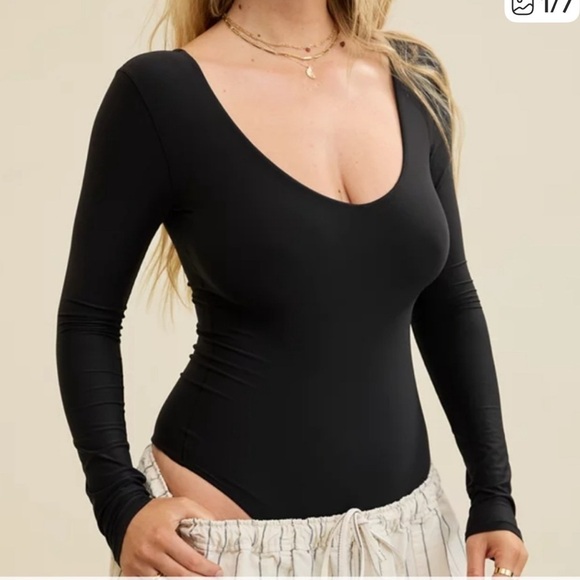 aerie Tops - NWT Aerie SMOOTHEZ Black Long Sleeve Scoop Neck Bodysuit M lounge basics classic